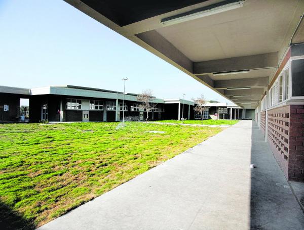 La sede regional de la Universidad del Atlántico está ubicada en Suan, sur del departamento.