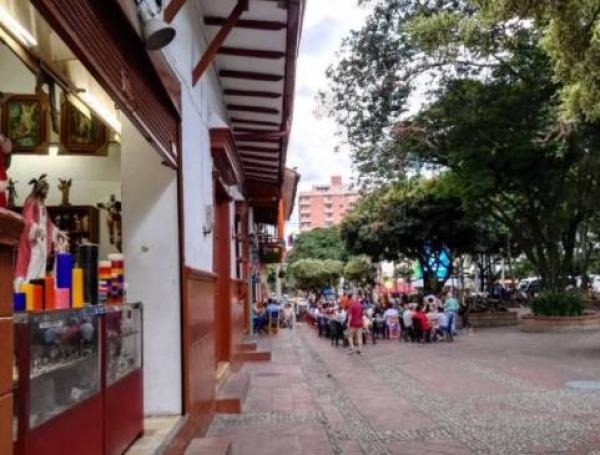 Sabaneta e Itagüí (Colombia)

Ambas ubicadas en el departamento de Antioquia, cuentan con un índice de calidad del aire de 22.4 y 21.6, respectivamente. En el ránking mundial son las posiciones 760 y 796.

Colombia está en el puesto 64 del ranking de 2019 de países más contaminados en el aire alrededor del mundo.
