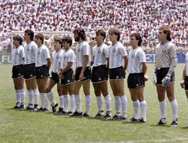  Jorge Burruchaga, Jorge Valdano, Ricardo Giusti, Julio Olarticoechea, Hector Enrique, Sergio Batista, Jose Luis Brown, Oscar Ruggeri, JoseLuis Cuciuffo, Nery Pumpido, Diego Maradona.