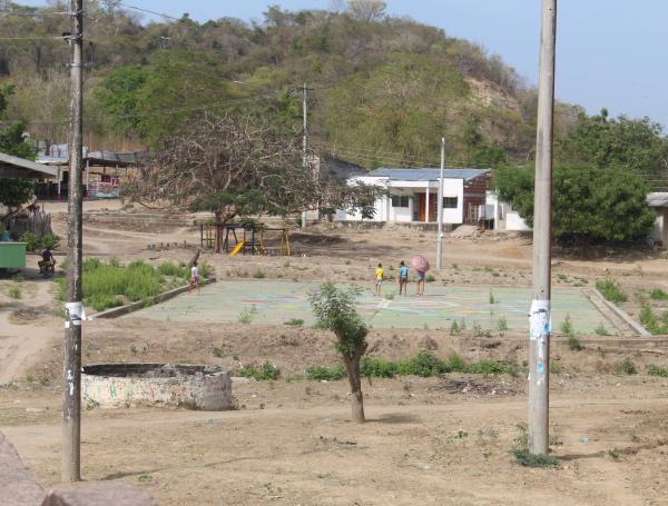 Los predios donde se debería haber construido el museo de la memoria de El Salado hoy s elos traga la manigua.