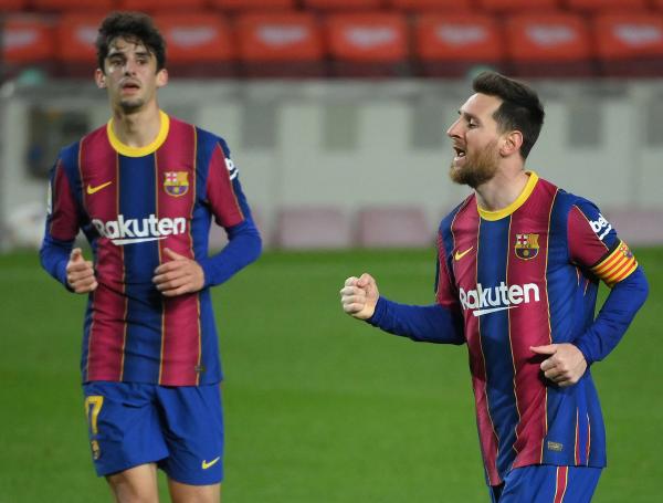 Messi celebra con Barcelona.