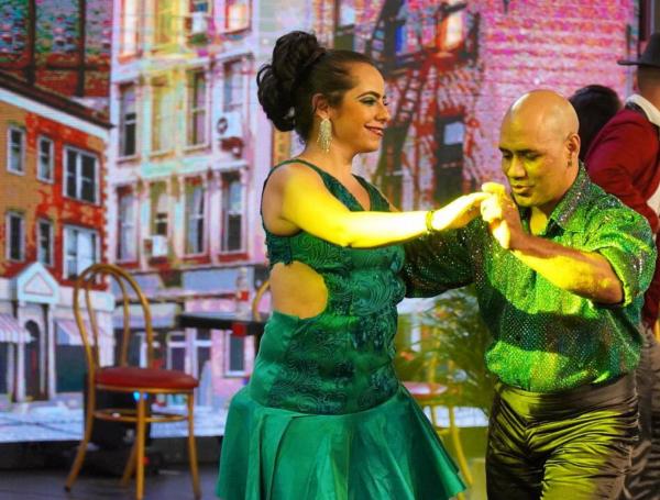 Más que una escuela, Arrebato Caleño es un punto de referencia de turistas nacionales y extranjeros que quieren aprender a bailar salsa.