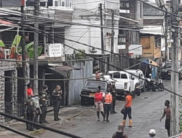 La comunidad reaccionó en contra de la Policía tras la muerte de un hombre.