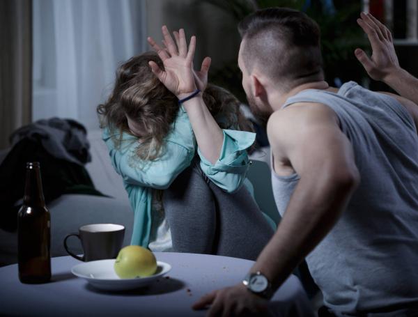 "De puertas para dentro", el pastor era un hombre violento, según el testimonio de su hija.