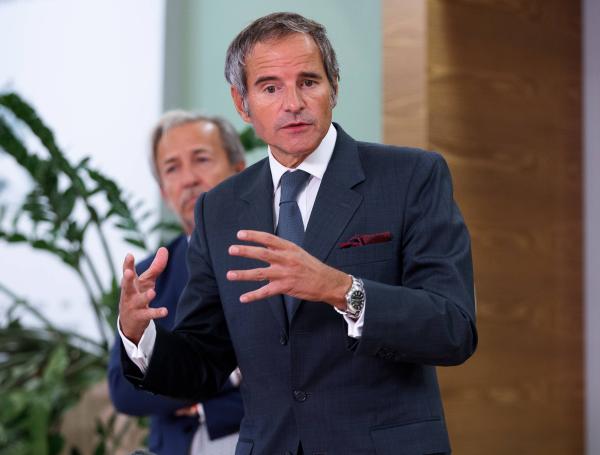 El Director General del Organismo Internacional de Energía Atómica (OIEA), Rafael Mariano Grossi, se dirige a los medios de comunicación tras su llegada desde Teherán.