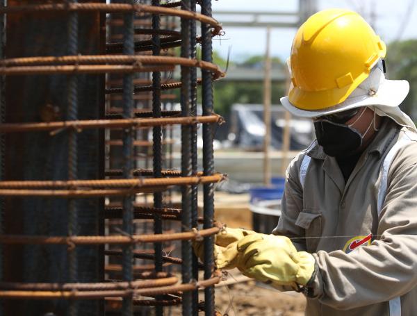 El acero es insustituible en la construcción. En el Valle, por el alto riesgo sísmico, es muy demandado.