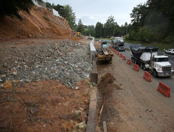 La Nación anunció licitación de las obras de la vía Buga-Buenaventura, que lleva una década sin concretarse. Se espera que no tenga peaje, según lo aseguró la gobernadora del Valle del Cauca Clara Luz Roldán. Fotos Santiago Saldarriaga Quintero / EL TIEMPO
