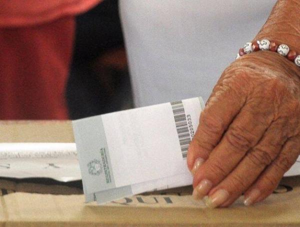 Los auxiliares administrativos deben ayudar con la logística de las elecciones al Congreso.