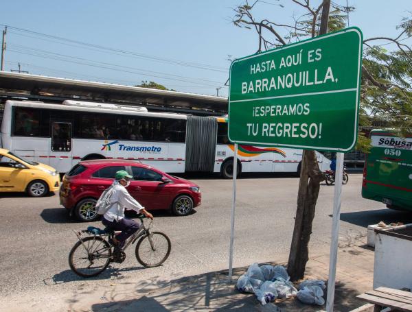 Esta señal fue ubicada en la prolongación de la Murillo, frente a la estación de Transmetro Pacho Galán.