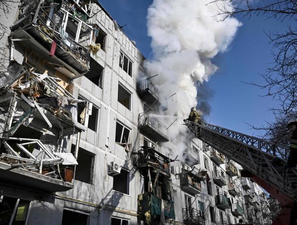 Las tropas rusas se están acercando a Kiev y han atacado con misiles crucero.