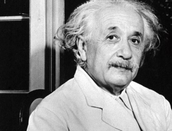 Albert Einstein fue un físico alemán de origen judío, uno de los más importantes del siglo XX.