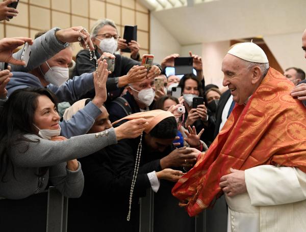 El cardenal argentino Jorge Mario Bergoglio, jesuita y arzobispo de Buenos Aires, se convirtió  el 13 de marzo de 2013 en el pontífice número 266 de la Iglesia católica,