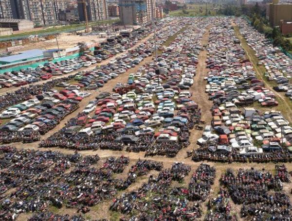 La red tenía acceso a al menos dos parqueaderos judiciales, conocidos como patios.