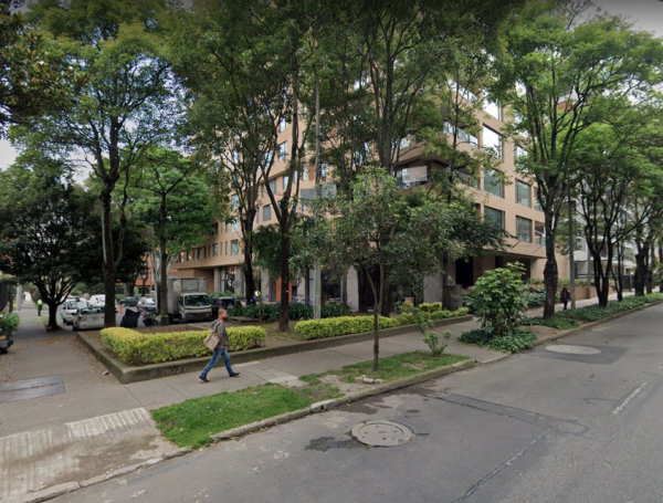 El barrio también es cerca al parque del Chicó.