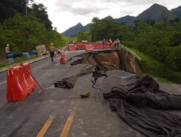 Colapsó la vía recién inaugurada entre Bucaramanga y Barrancanbermeja.