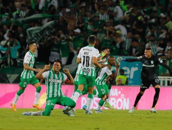 Celebración del gol de Yerson Candelo.