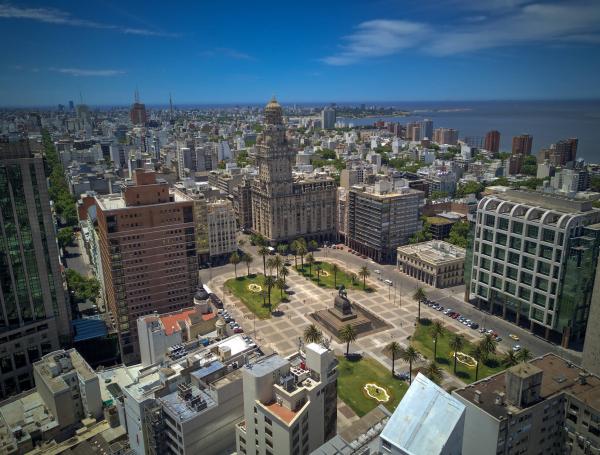 Uruguay encabeza el top y la cuidad más costosa para comprar una vivienda es Punta del Este.