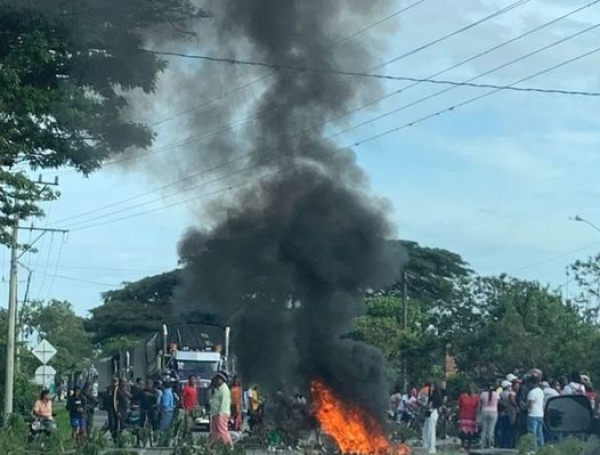 Habitantes de El Cabuyal bloquean la vía Panamericana