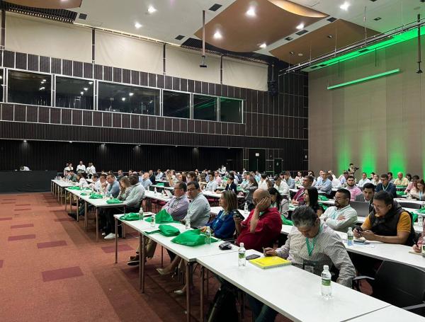 El encuentro se realiza en el Centro de Eventos Valle del Pacífico.