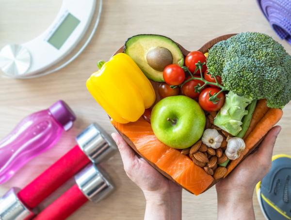 Establecer un balance entre la alimentación y la actividad física resulta indispensable para bajar de peso.