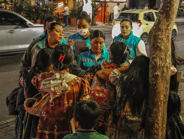Indígenas embera katio en Medellín.