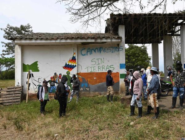 Una de las haciendas ocupadas a finales de agosto es Ucrania, en Corinto, Cauca. Campesinos e indígenas insisten en que se trata de tierras ancestrales que les pertenecen.