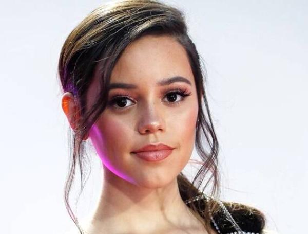 Jenna Ortega, la actriz que interpreta a Merlina en Miércoles de Netflix