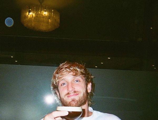 Logan Paul tiene actualmente 27 años.