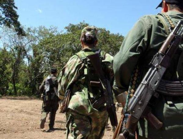 Disidentes y paramilitares se disputan el Cauca.