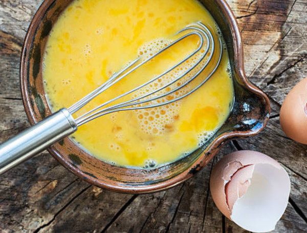 Los batidos con proteínas, proporcionan una fuente de nutrientes como carbohidratos, vitaminas y minerales, sin hacerte sentir demasiado lleno.