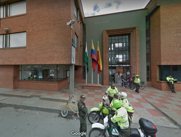 De Plus La Num _ Rotación De Tipo FG (de La Estación De Policía