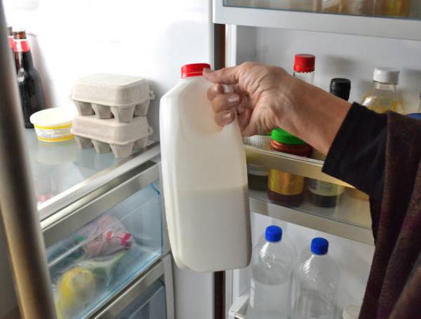 Leche en la nevera