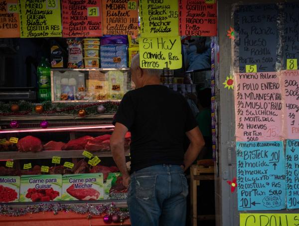  436 % de inflación interanual.