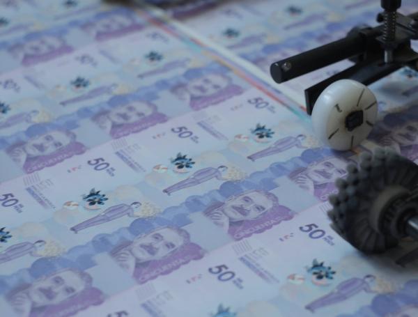 Al cierre de 2022, el promedio de producción anual de billetes para los últimos 10 años fue de 1.088 millones de piezas.