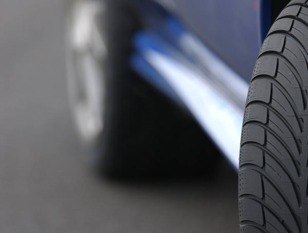 No haga alinear su carro si este tiene las llantas o piezas de la suspensión muy deterioradas.