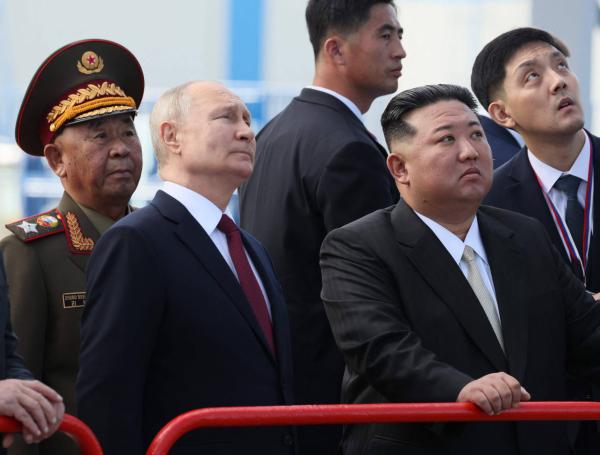 El presidente ruso, Vladimir Putin, y el líder norcoreano, Kim Jong Un, en el cosmódromo de Vostochni, en el Extremo Oriente ruso.