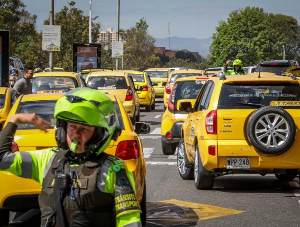 DIA DEL SIN CARRO Y MOTO este 21 de septiembre se celebro el día del no carro y moto y este fue el panorama en el aeropuerto internacional el Dorado . Bogotá 21 de septiembre del 2021. FOTO MAURICIO MORENO EL TIEMPO CEET
