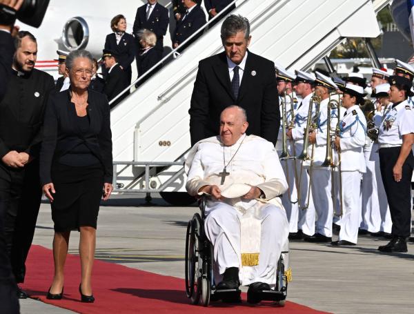 Papa Francisco llega a Marsella, Francia.