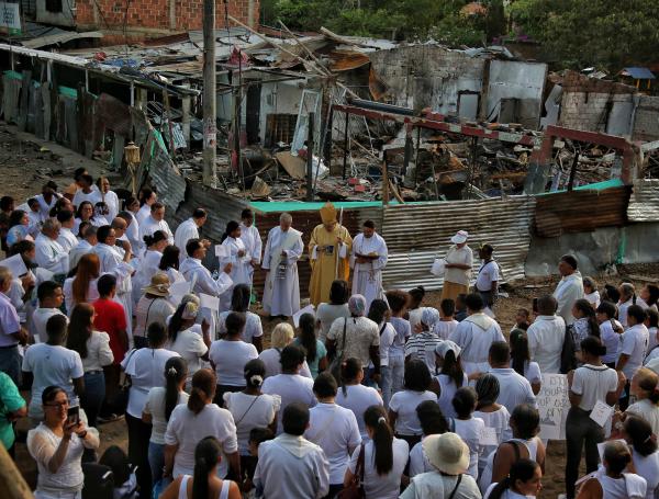 Ante los actos terroristas de los últimos días, la comunidad de Timba, Cauca marcho para pedir garantías al gobierno nacional