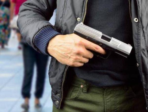 El otro delincuente huyó del lugar con el arma de fuego, por lo que están tras la pista del sujeto.