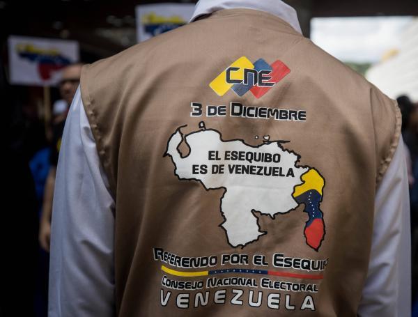 Venezolanos defienden el Esequibo.