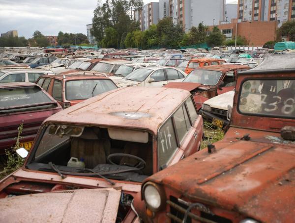 Más de 38.000 vehículos están inmovilizados en los patios de la ciudad.