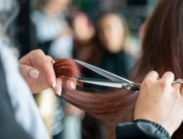 Corte de cabello.