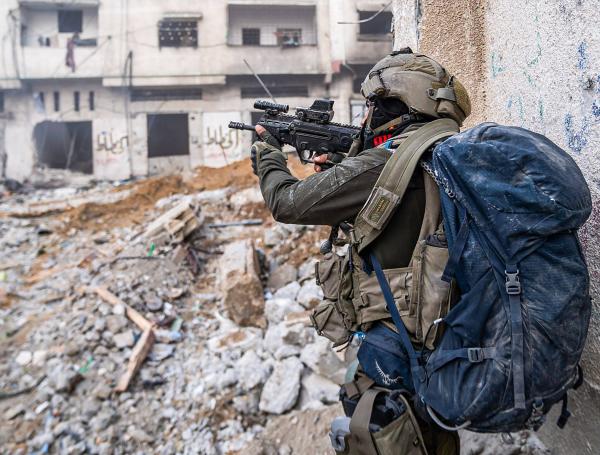 Soldado israelí en la Franja de Gaza, en medio de las continuas batallas con Hamás.