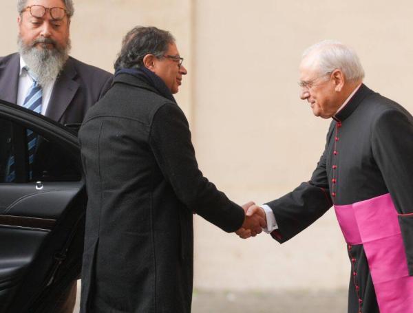 El presidente Gustavo Petro a su llegada al Vaticano.