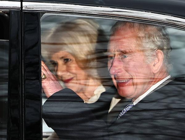 Carlos III aparece en público en Londres por primera vez desde el anuncio de su cáncer.