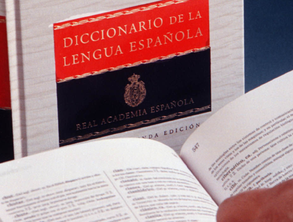 Las expresiones “agua desalinizada” y “agua desalada” son válidas.