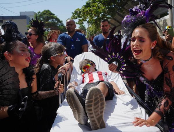 Barranquilla, Colombia, 13 de Febrero de 2024. Desfile tradicional de la Carrera 54 sobre la despedida de Joselito Carnaval. De esta manera, Samia maloof, reina infantil, MElissa Cure, reina del caranval de Barranquilla, y Juventino Ojito, Rey Momo, despden la fiesta.