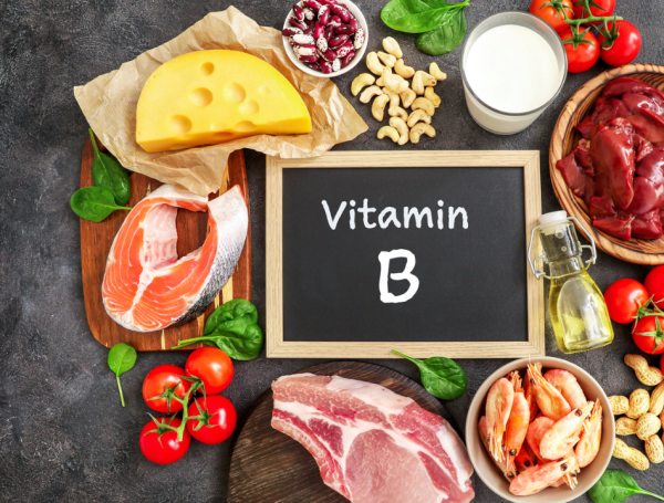 La vitamina B12 sostiene la salud neuronal y sanguínea.