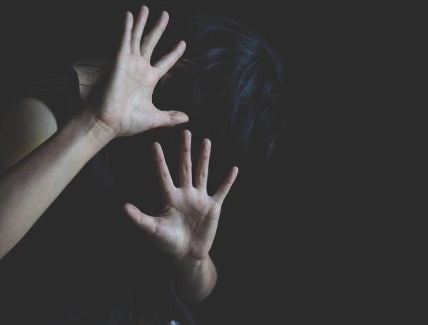 La mujer fue llevada a vivir a un parqueadero.